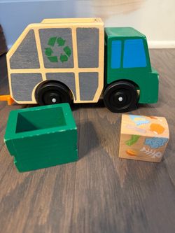 Melissa and Doug Recycle Truck