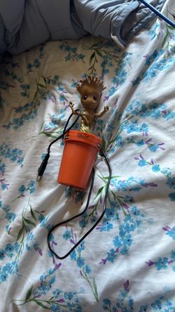 Groot dancing toy