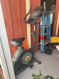 Bicicleta para hacer ejercicio