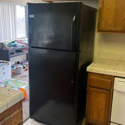 Frigidaire Refrigerator $200 Fridge 