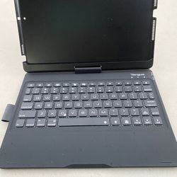 iPad 7 Keyboard Case . Used Twice. Priced To Sell $30.