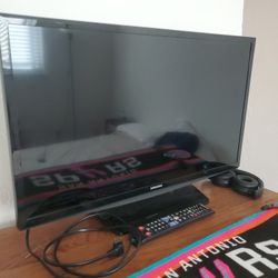 27.5" Samsung Smart LED 720p TV