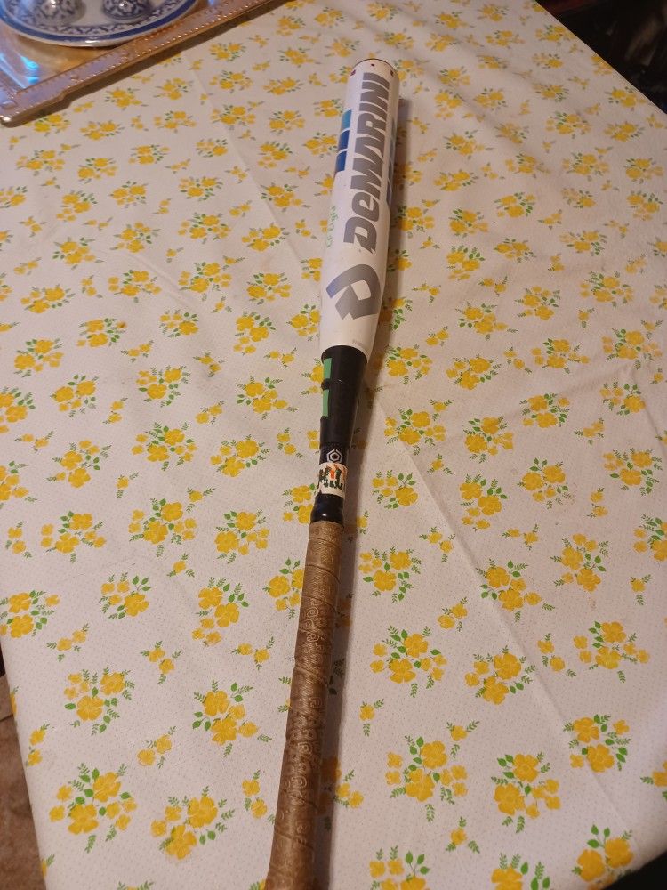 Demarini CF8 Sprite 29/18oz (-11) FASTPITCH SOFTBALL BAT. $350 FIRM PRICE. 328 N 11TH ST 126 LAS VEGAS NV 89101 -- READ EVERYTHING