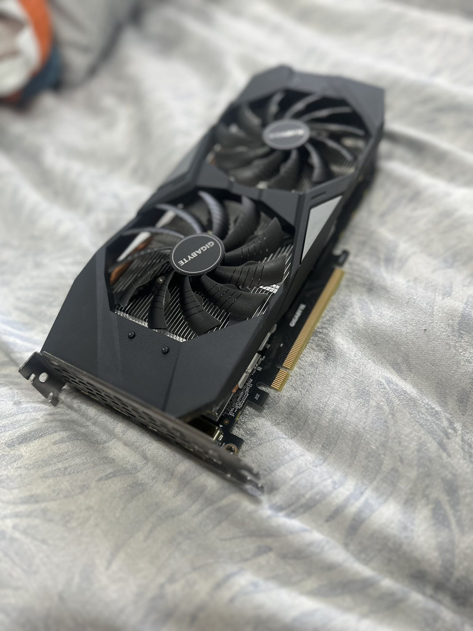 Nvidia GeForce RTX 2060 Gigabyte 6gb