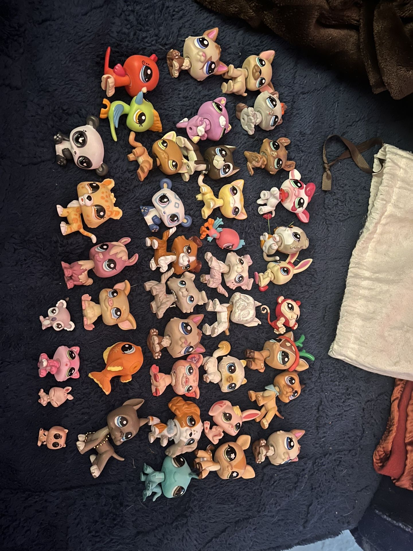 LPS CHARACTER AND ACCESSORIES