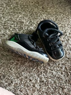 Toddlers shoes - 7c