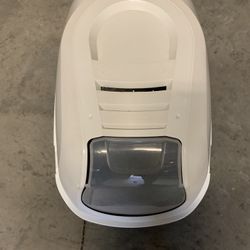 Cat Carrier White & Blue. Used L