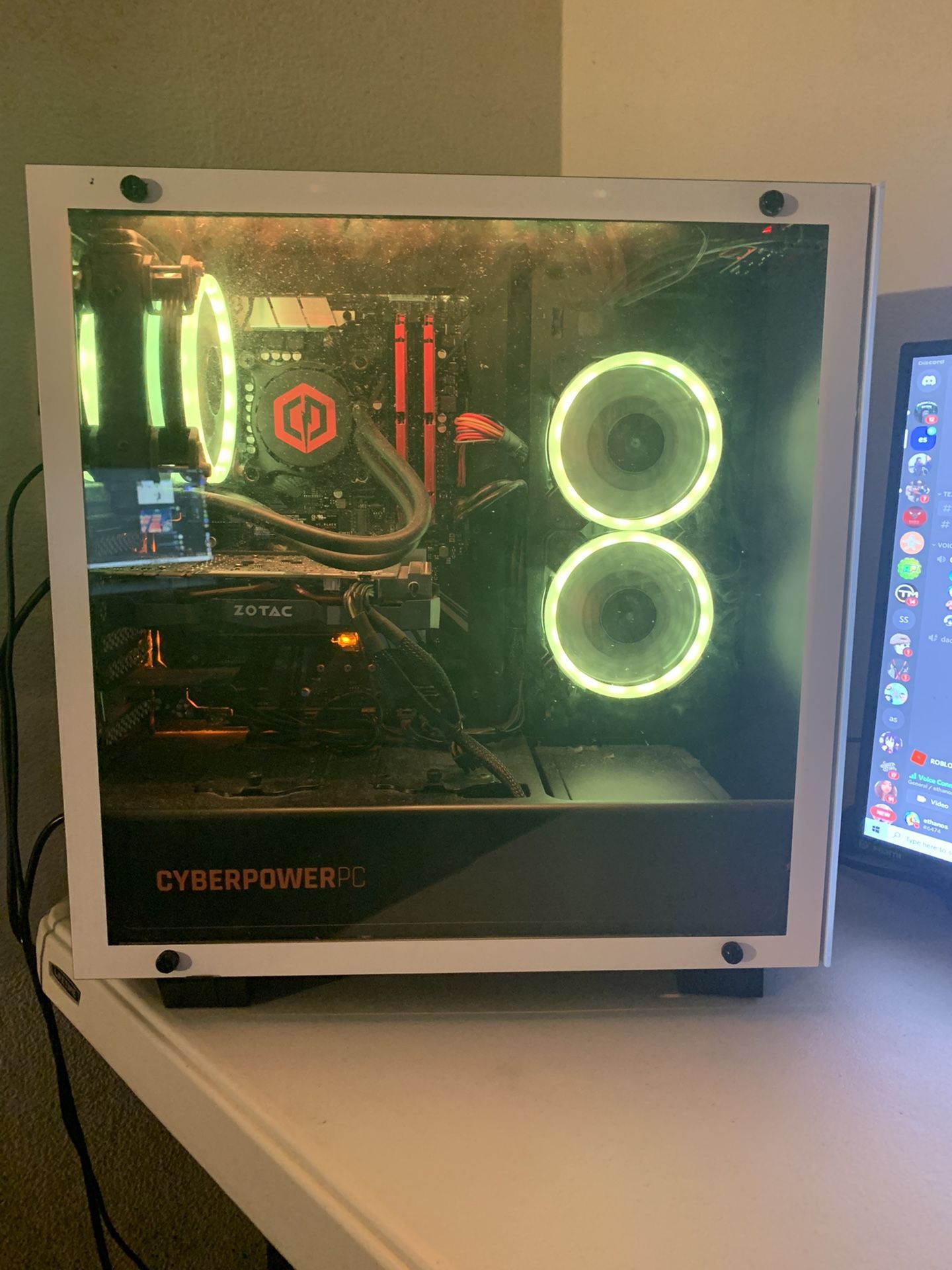 PC GAMER Z-GLOW R7-2700 16Go 2x SSD480Go GTX 1060 PC GAMER Z-GLOW R7-2700 16Go 2x SSD480Go GTX 1060