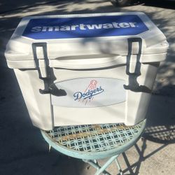 Dodgers/Smartwater Grizzly 15 Qt White Cooler Limited Collaboration 