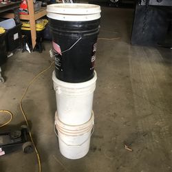 5 Gallon Buckets 