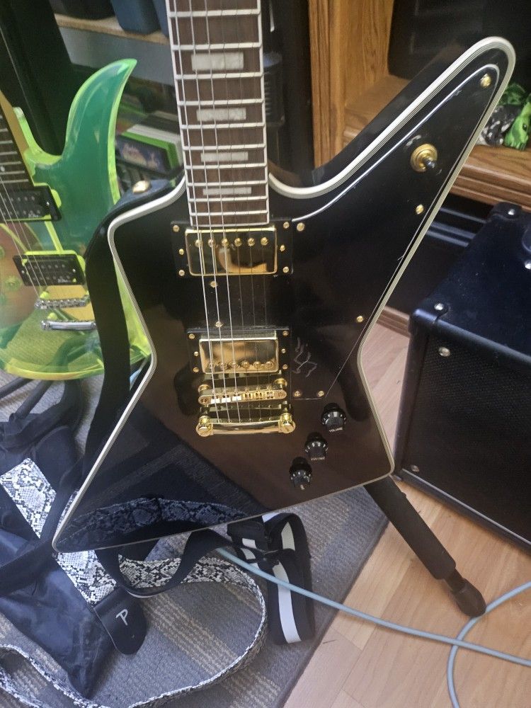 Ebony Explorer Electric Guitar, 70s Reissue