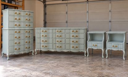 Beautifully refinished vintage French Provincial 4-piece bedroom set