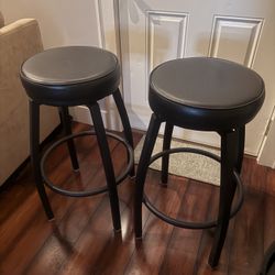 Set Of 2 Black Barstools 
