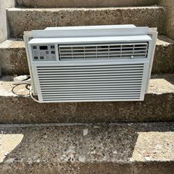 GE 8100 btu window air conditioner-Working-21” wide
