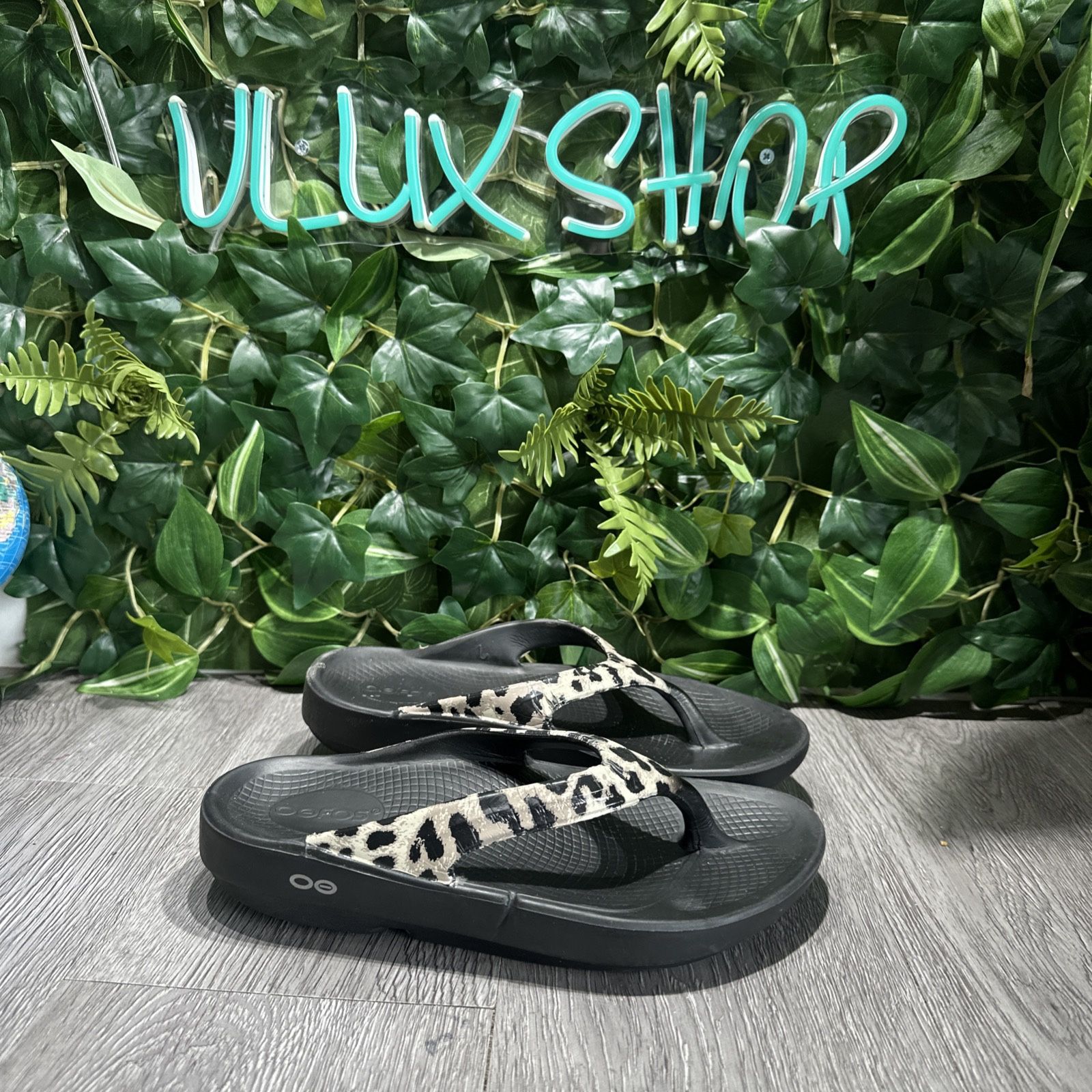 Oofos Oolala Flip Flops Black Women Cheetah Print Luxe Limited