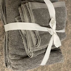 LV Towel Set