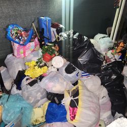 Free Clothing Women, Men's And Children 