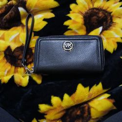 Michael Kors Wallet/wristlet 