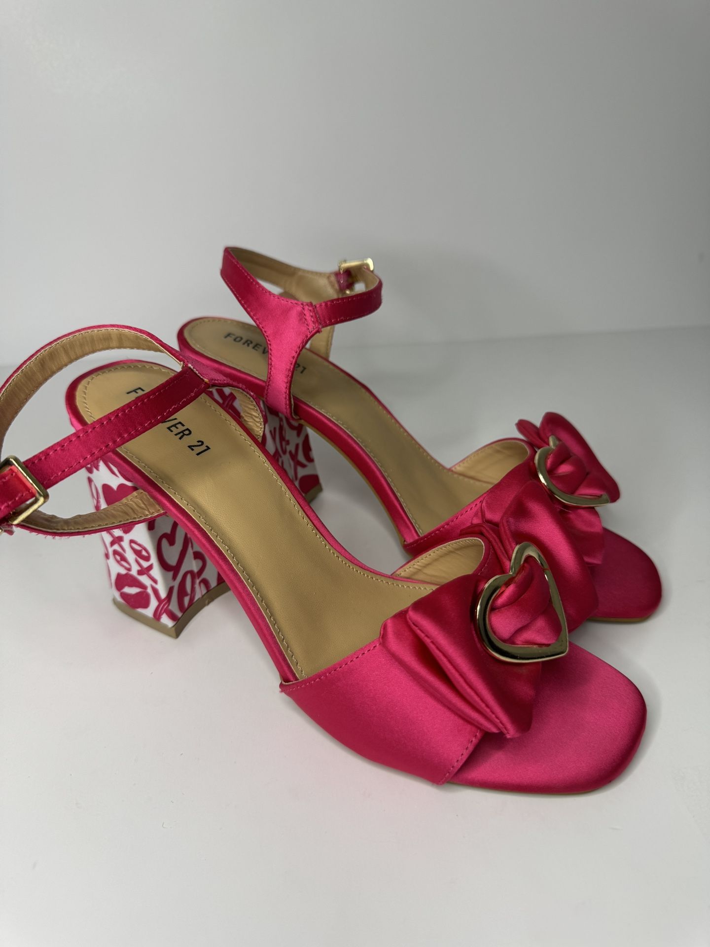 Forever 21 Women’s Ankle Strap Block Heel Pink Sandals Size 7.5