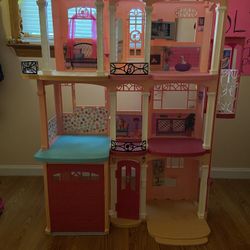 Barbie Dream House 