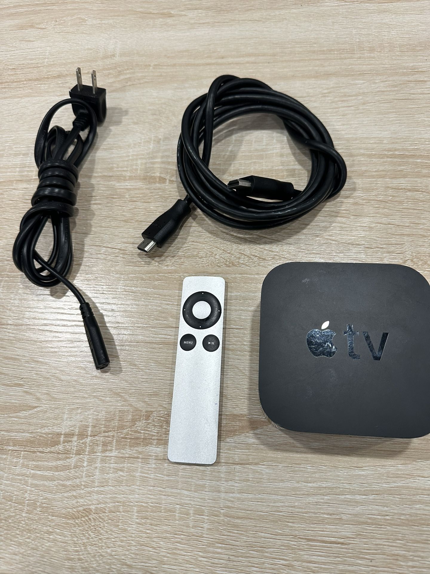 Apple TV A1842 1st Generation Black 32GB HDMI Wi-Fi 4K HDR Media Streamer