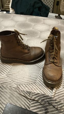 Dr. Martens boots, unisex, brown leather, size 9