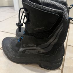 Columbia Black Snow boot waterproof  400 Grams  Mens size 7
