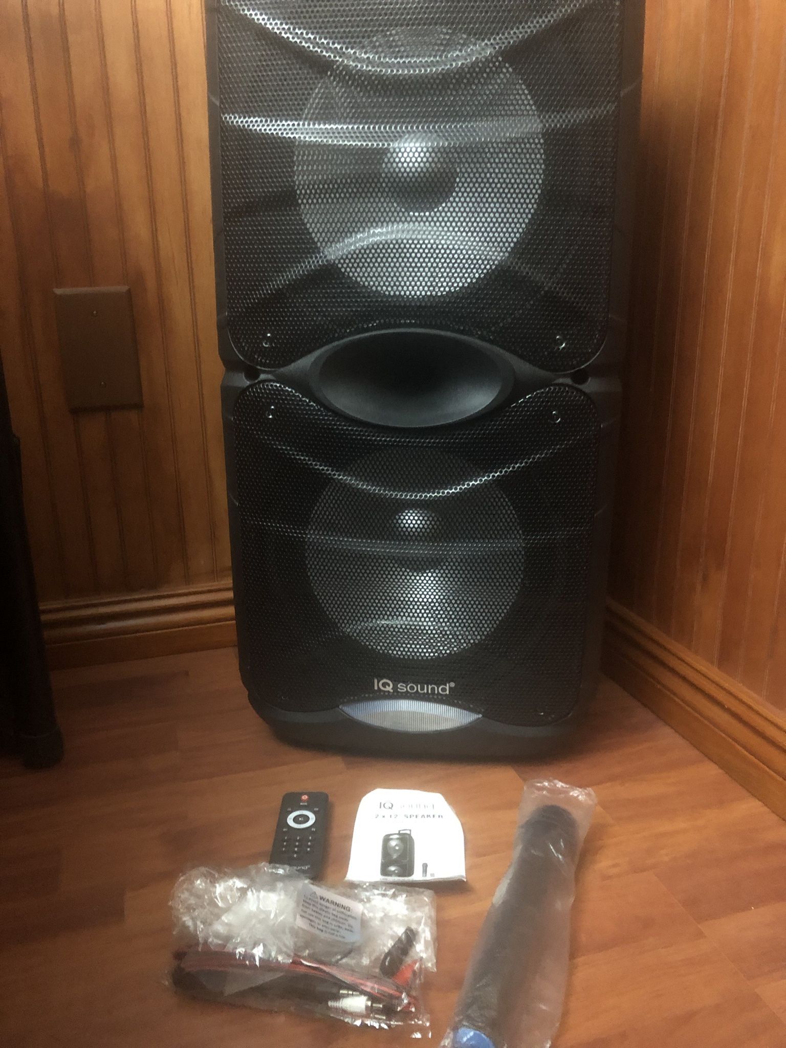 IQ SOUND 2x12” Rechargeable Wireless Speaker With Foldable Collapsible Telescoping Tripod Stand