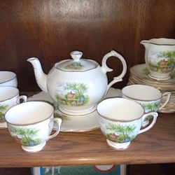 Beautiful  WEDGEWOOD   BONE CHINA