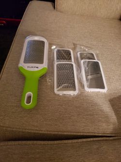 Kukpo Handy Grater With 5 Blades & Container Lid