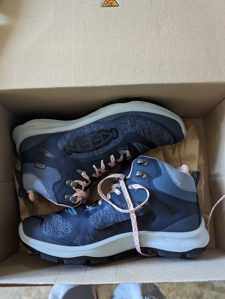 Keen Hiking Boots Women's Size 8