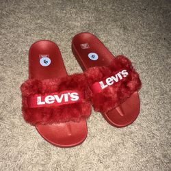 Levi Slides - Size 6