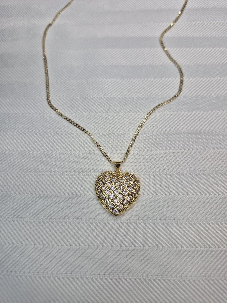 Beautiful Heart Necklace 14K Gold Plated 25$