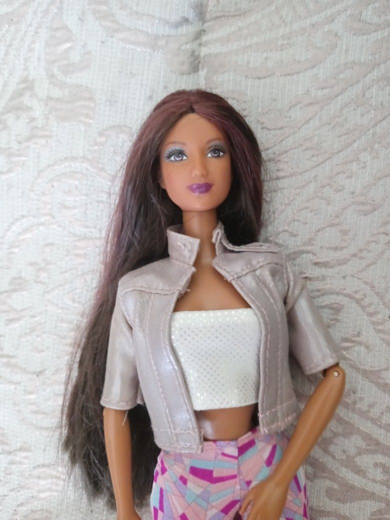 Barbie Brunette Reddish Pinkish Streaked Hair