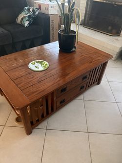 Free coffee table and 2 side tables