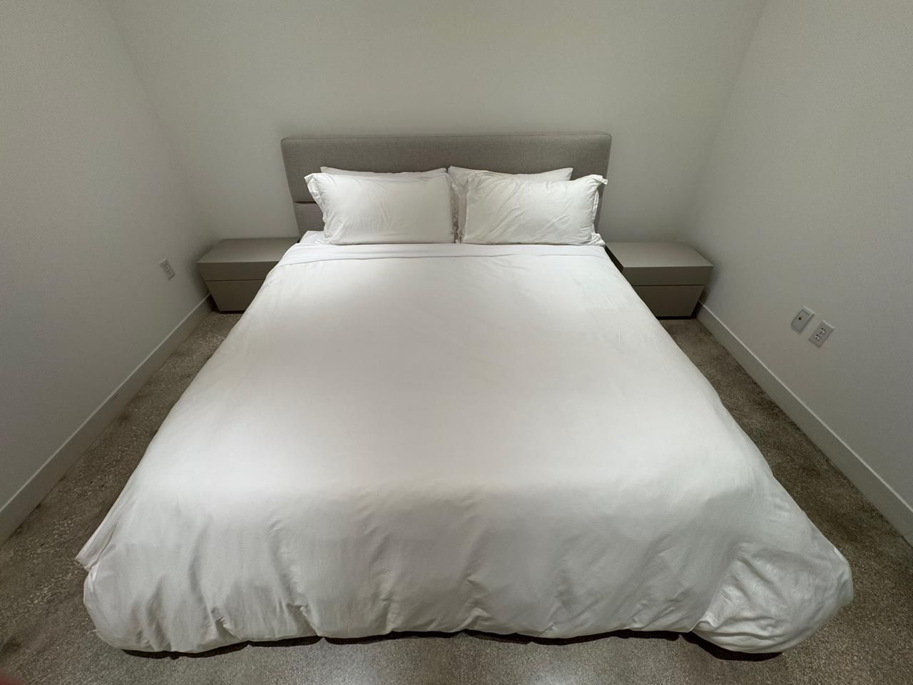 Luna bed king storage