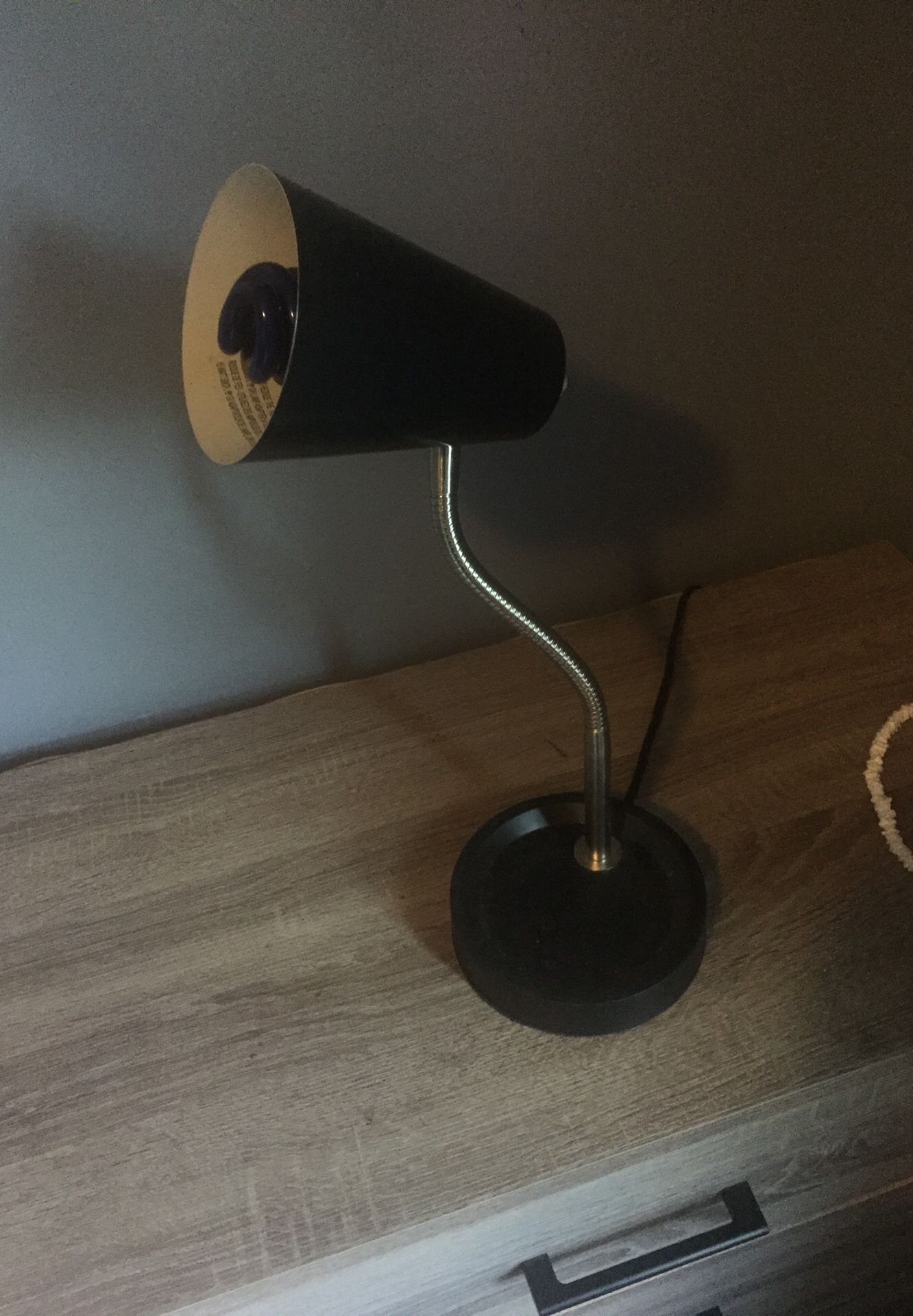 Desk lamp