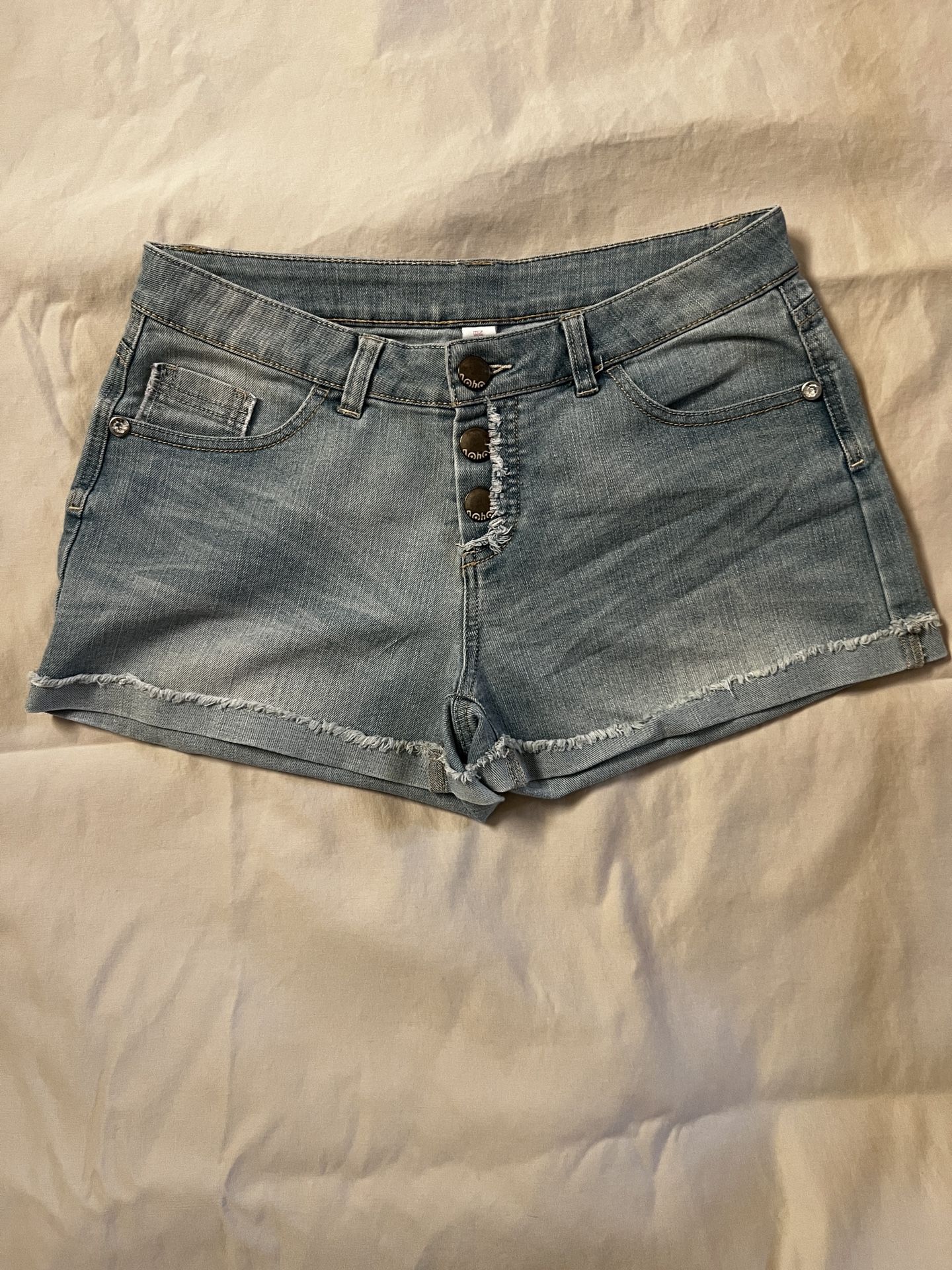 EMBELLISHED JEAN SHORTS SIZE11