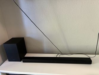 Insignia 2.1 Channel Soundbar with Subwoofer + Remote