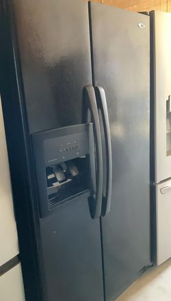 Amana Side By Side Black Refrigerator
