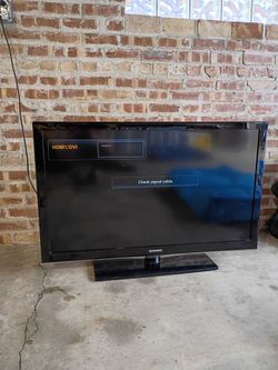 Samsung 46-inch LCD HDTV (Model LN46C600F3F) in good working condition.