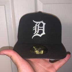 Detroit Fitted Hat Cap 