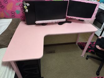 Pink computer desk and pink computer case