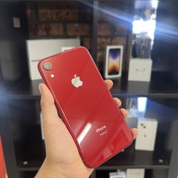 iPhone XR 64GB UNLOCKED 