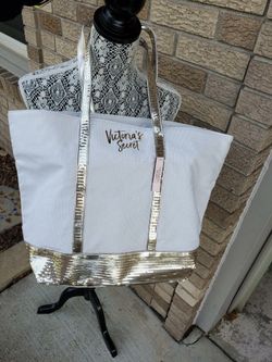 New VS large tote bag