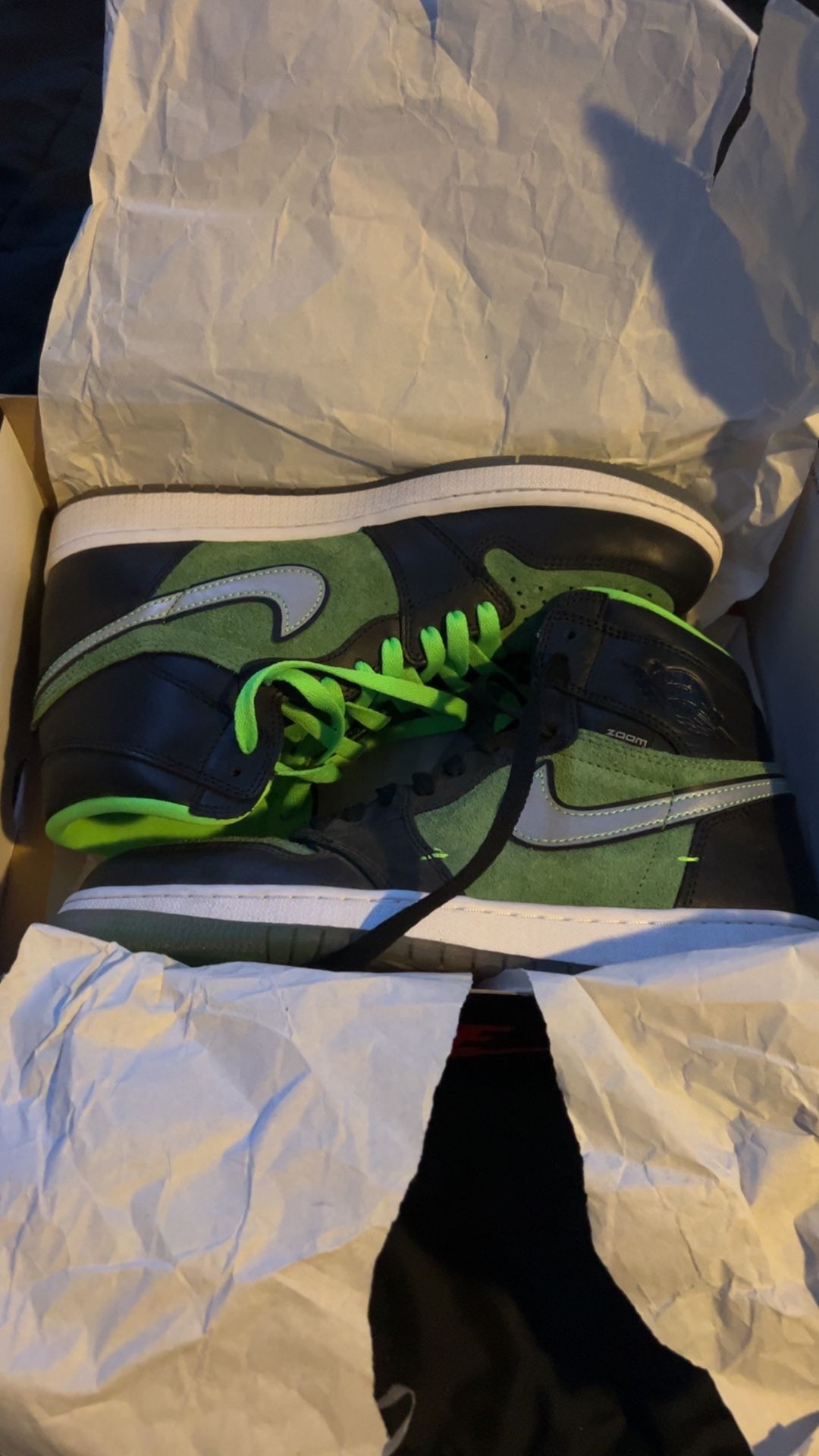 Air Jordan 1 HI Zoom Air Black/Black- Tomatillo - Size 9.5