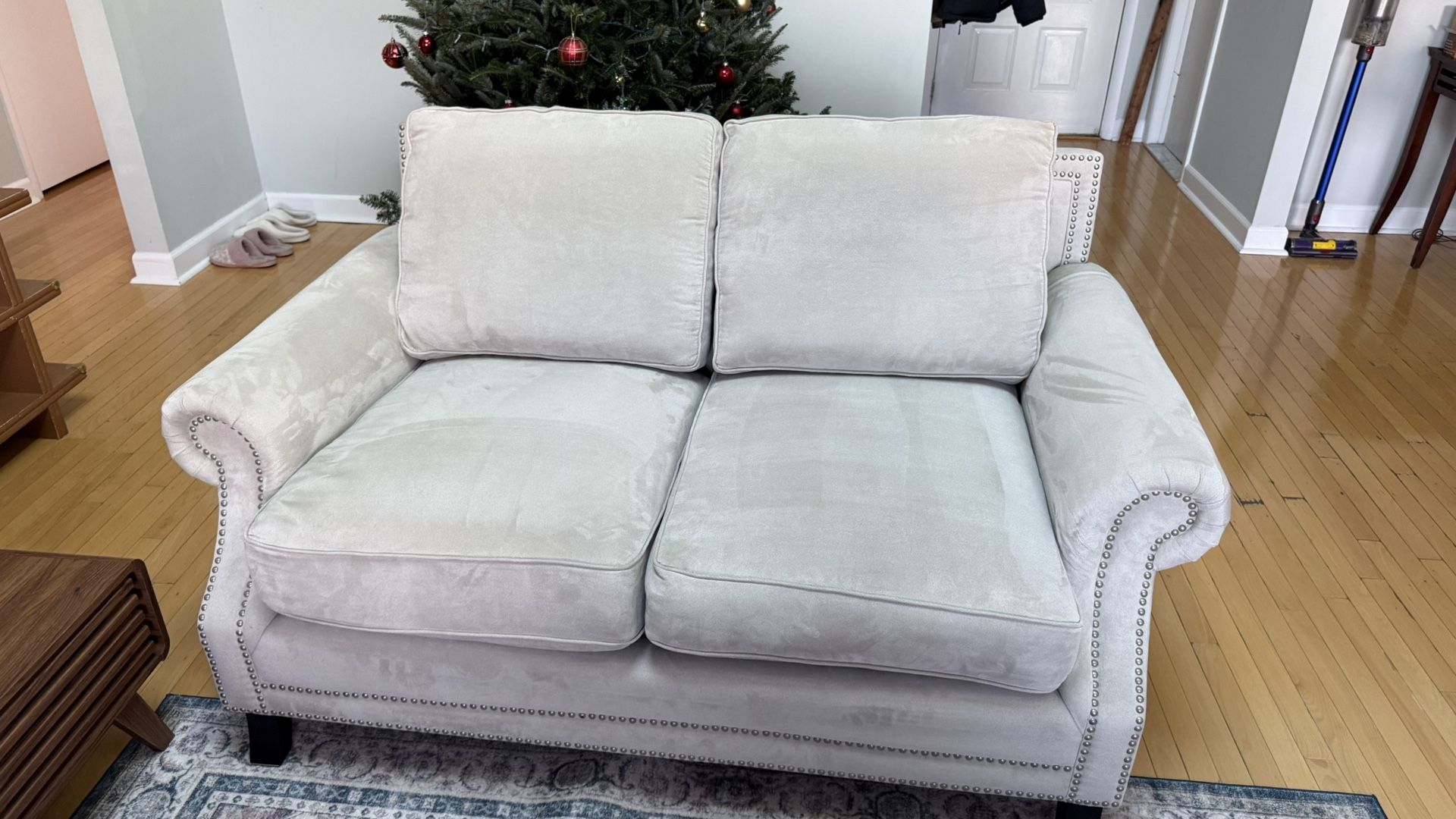 ποΈ Light Beige Loveseat Sofa β Great Condition!