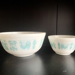 Vintage Pyrex Turquoise Blue Amish Butterprint 401 & 403 Mixing bowls