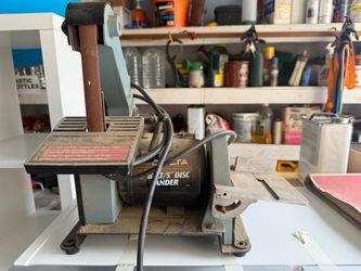 vintage Delta Model 31-080 1-inch belt and 5-inch disc bench sander