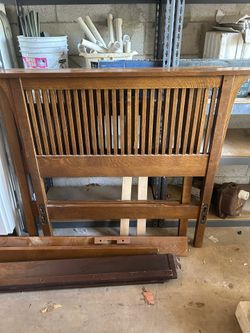 Stickler Twin Bed